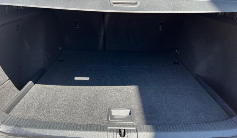 
								Volkswagen Golf 1.6 Tdi 115cv completo									