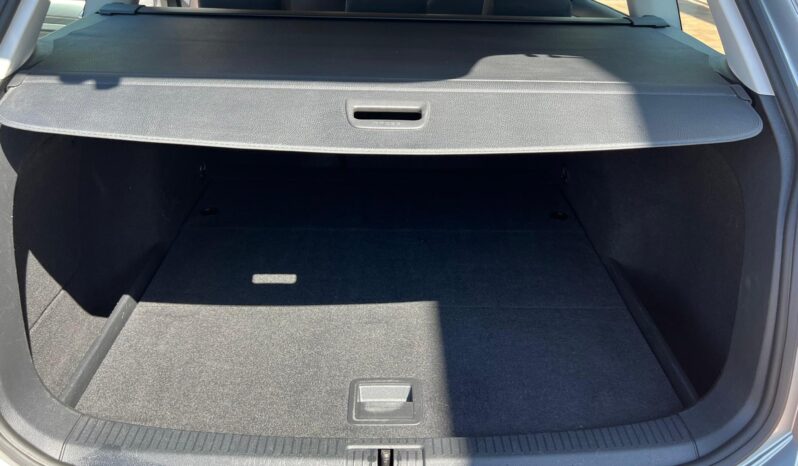 
								Volkswagen Golf 1.6 Tdi 115cv completo									