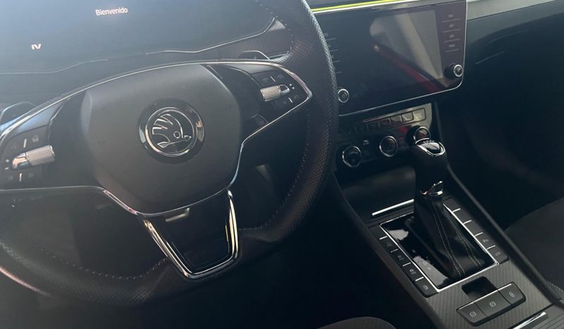 
								Skoda SuperB Hibrido enchufable 2023 completo									