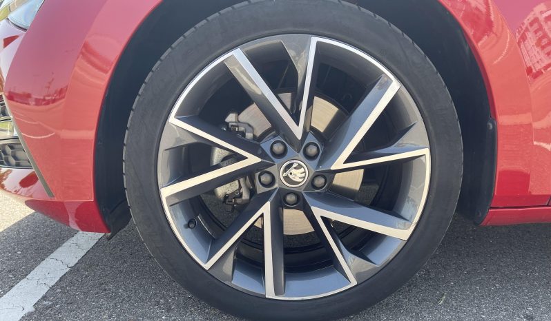 
								Skoda SuperB Hibrido enchufable 2023 completo									