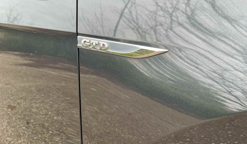 
								Volkswagen Golf GTD 2.0 TDI 183CV completo									