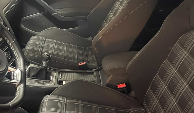 
								Volkswagen Golf GTD 2.0 TDI 183CV completo									