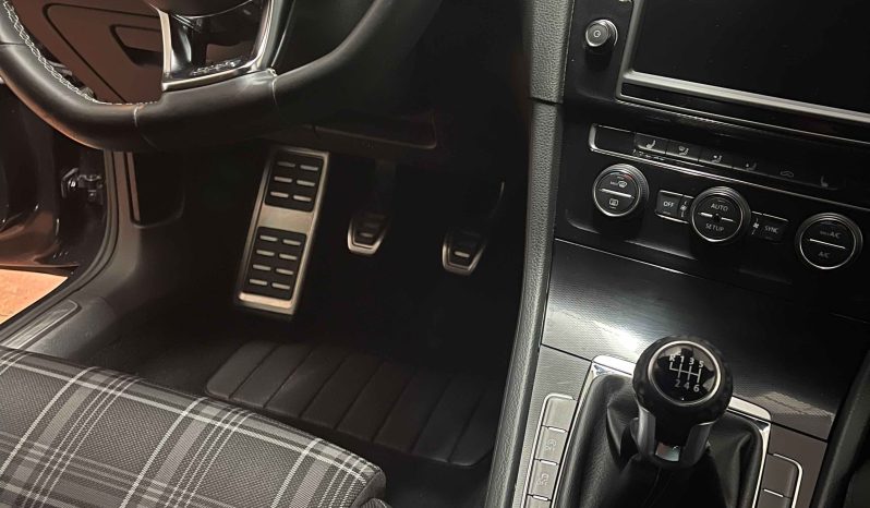 
								Volkswagen Golf GTD 2.0 TDI 183CV completo									