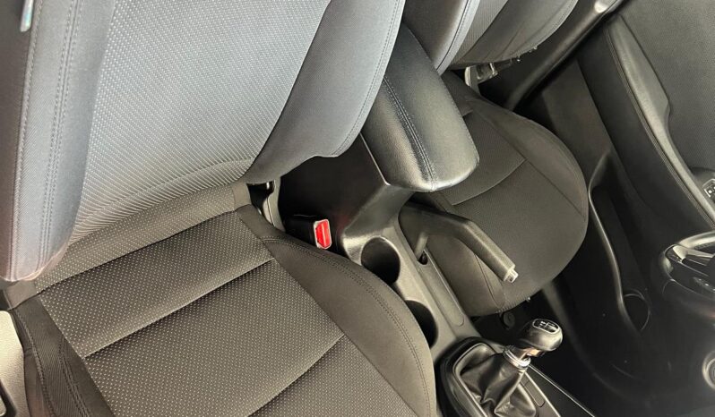 
								Kia Carens 1.6 CRDi 16 v 115 cv completo									