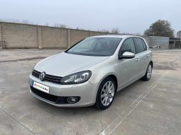 
										Volkswagen Golf 2.0 TDI 140 CV DSG completo									