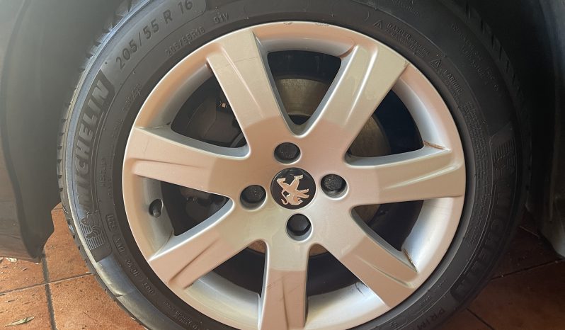 
								PEUGEOT 308 1.6 VTI 120 CV completo									