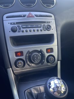 
										PEUGEOT 308 1.6 VTI 120 CV completo									