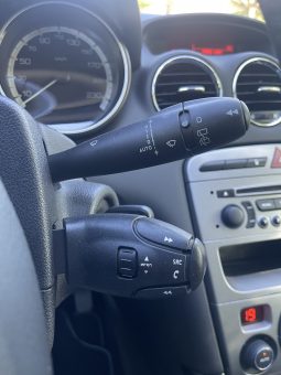 
										PEUGEOT 308 1.6 VTI 120 CV completo									