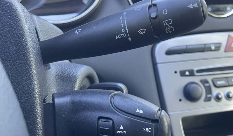 
								PEUGEOT 308 1.6 VTI 120 CV completo									