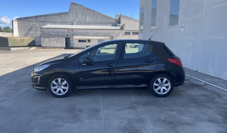 
								PEUGEOT 308 1.6 VTI 120 CV completo									