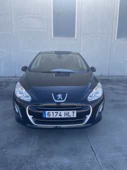 
										PEUGEOT 308 1.6 VTI 120 CV completo									