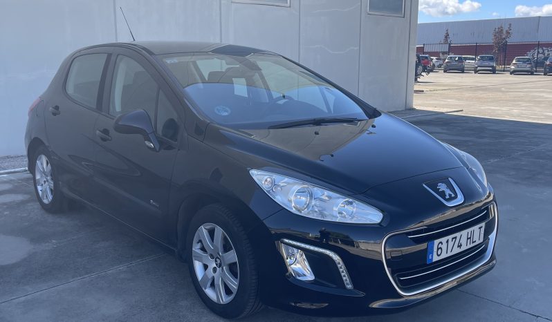 
								PEUGEOT 308 1.6 VTI 120 CV completo									