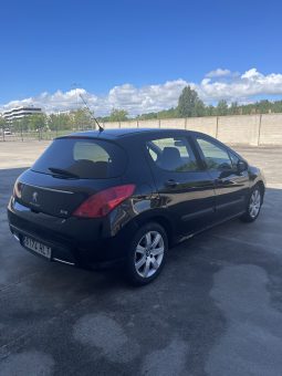 
										PEUGEOT 308 1.6 VTI 120 CV completo									