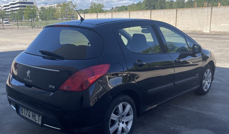 
								PEUGEOT 308 1.6 VTI 120 CV completo									