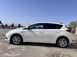 TOYOTA AURIS HYBRID 140H BUSINESS