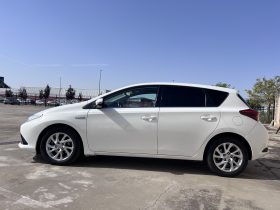 TOYOTA AURIS HYBRID 140H BUSINESS