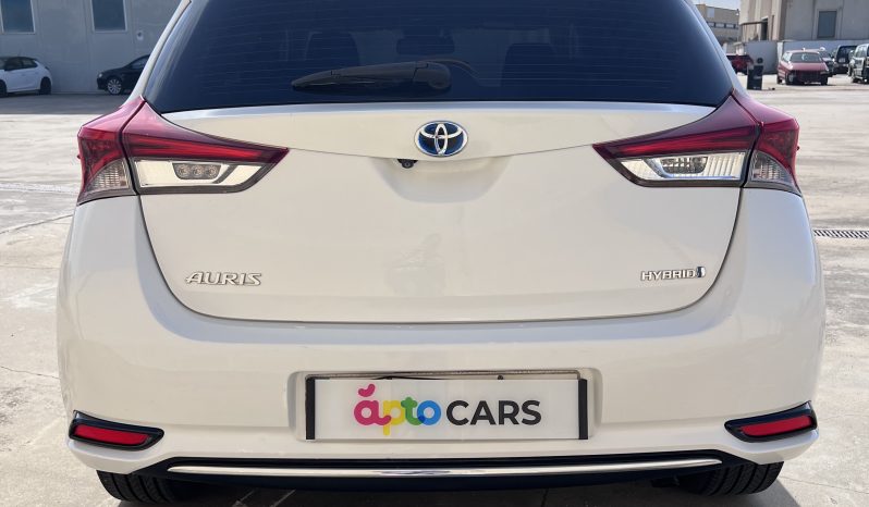
								TOYOTA AURIS HYBRID 140H BUSINESS completo									