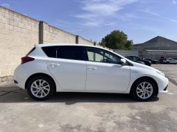 TOYOTA AURIS HYBRID 140H BUSINESS