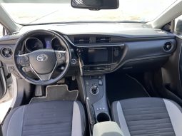 
										TOYOTA AURIS HYBRID 140H BUSINESS completo									