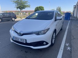 TOYOTA AURIS HYBRID 140H BUSINESS