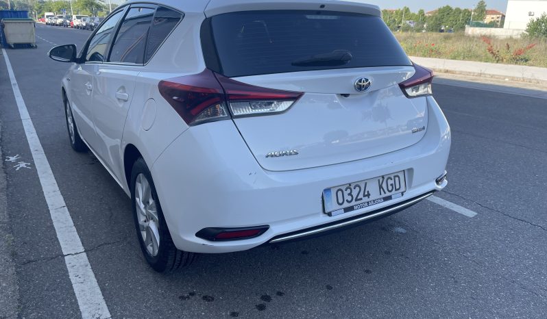 
								TOYOTA AURIS HYBRID 140H BUSINESS completo									