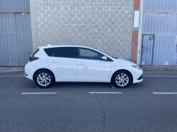 
										TOYOTA AURIS HYBRID 140H BUSINESS completo									