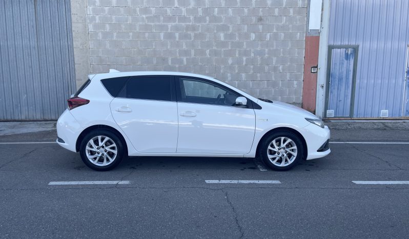 
								TOYOTA AURIS HYBRID 140H BUSINESS completo									