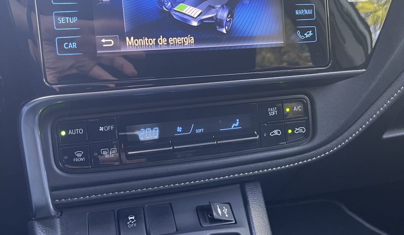 
								TOYOTA AURIS HYBRID 140H BUSINESS completo									