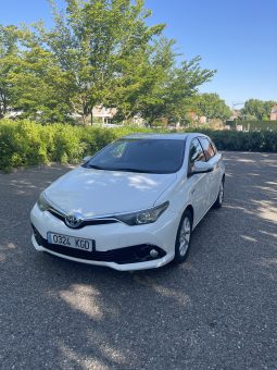 
										TOYOTA AURIS HYBRID 140H BUSINESS completo									