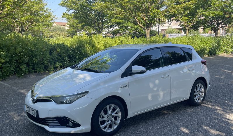 
								TOYOTA AURIS HYBRID 140H BUSINESS completo									