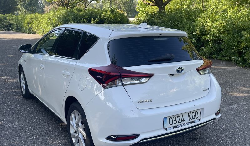 
								TOYOTA AURIS HYBRID 140H BUSINESS completo									