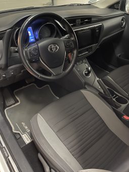 
										TOYOTA AURIS HYBRID 140H BUSINESS completo									