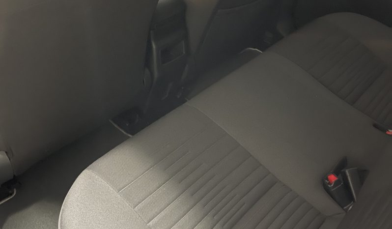 
								TOYOTA AURIS HYBRID 140H BUSINESS completo									