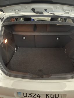 
										TOYOTA AURIS HYBRID 140H BUSINESS completo									