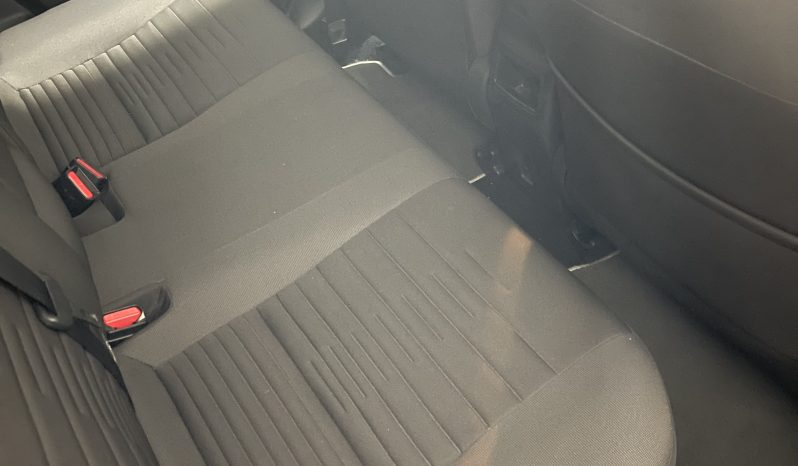 
								TOYOTA AURIS HYBRID 140H BUSINESS completo									