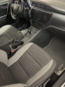 
										TOYOTA AURIS HYBRID 140H BUSINESS completo									
